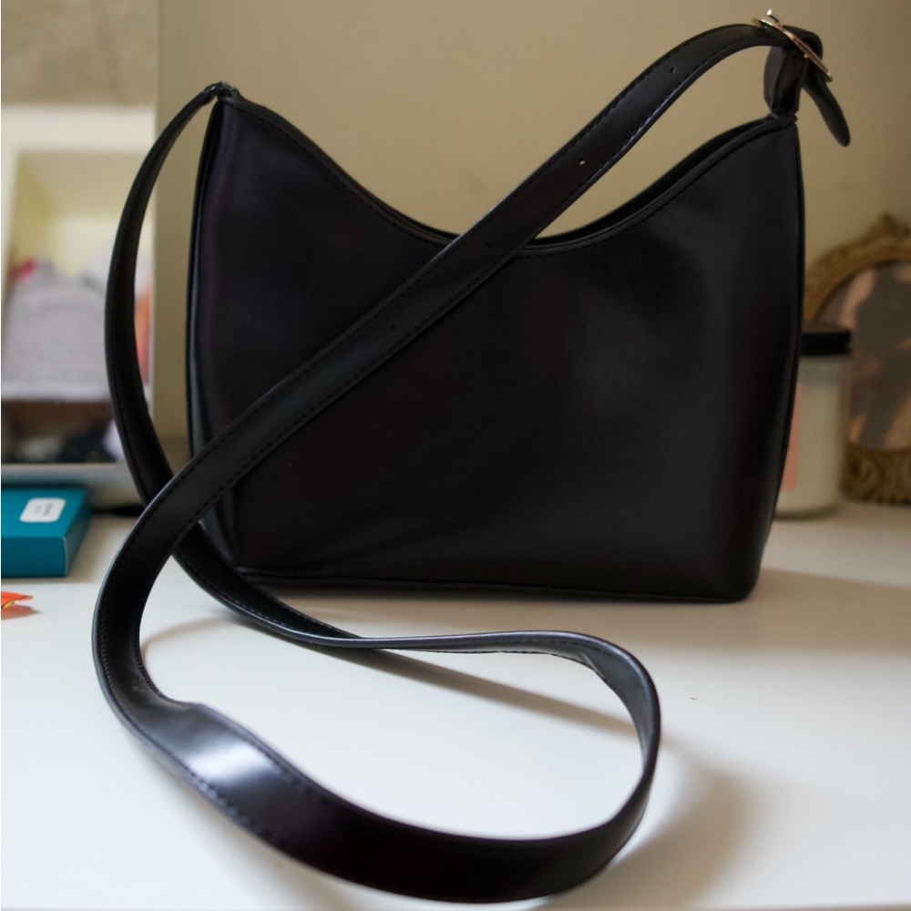 Elegant Black Shoulder Bag